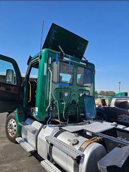 Image of SUMANO'S AUTO GLASS