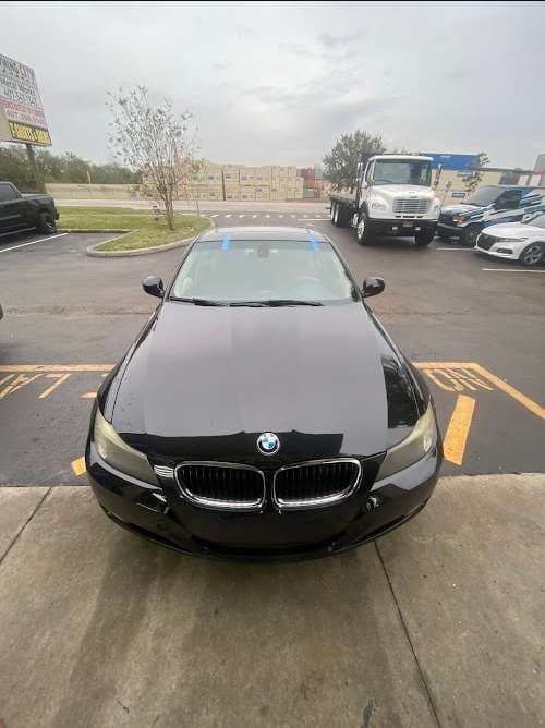 Image of Deluxe Auto Glass