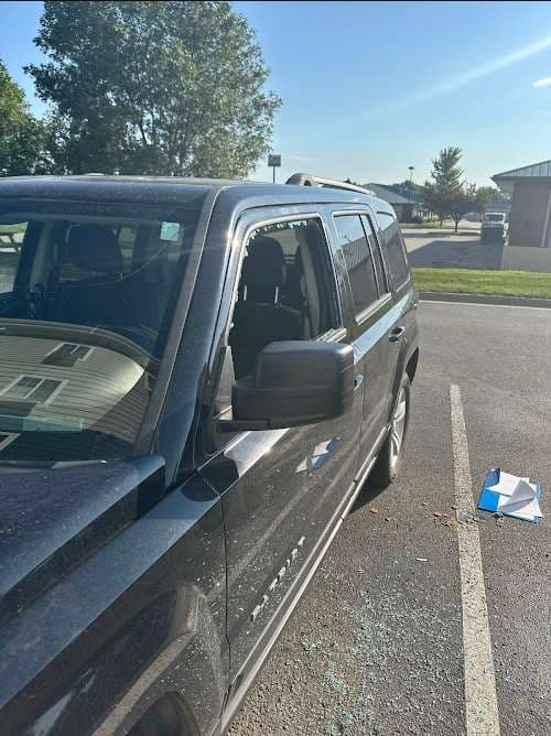 Image of B’s AutoGlass LLC