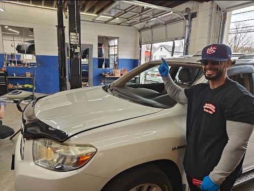 Image of Auto Glass Competitors