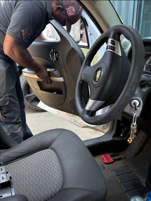 Image of WALLABEE AUTO GLASS