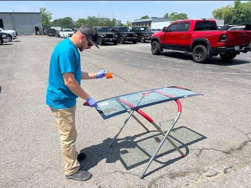 Image of Mike's Auto Glass LLC