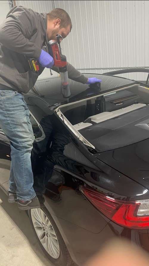 Image of Mike's Auto Glass LLC